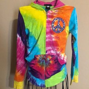 Tie-dyed hooded jacket.